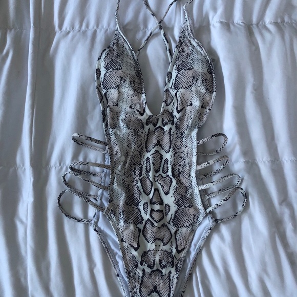 Brand new ZAFUL snake skin one piece bathing suit - Picture 1 of 6